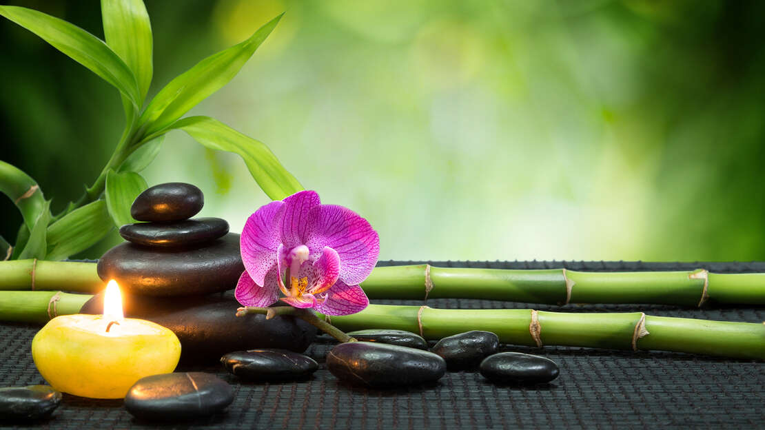 Massage Hot Stone Therapy